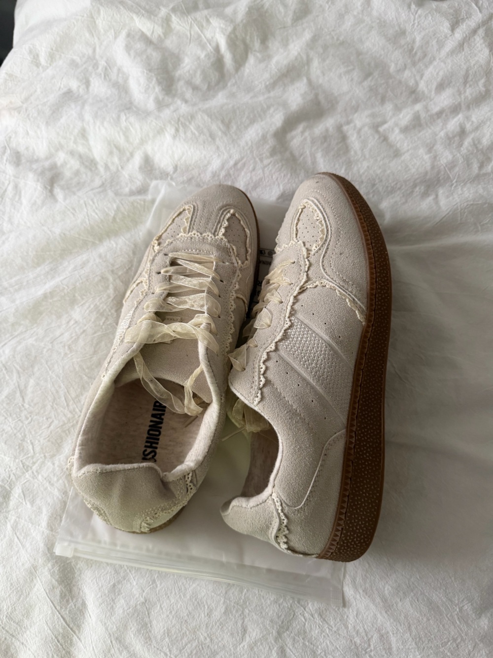 Cushionaire Belinda Lace Detail Casual Sneakers